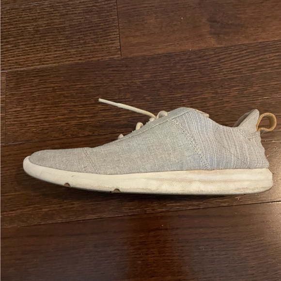 Toms grey (gray) sneakers - barely worn, like new! 7.5 - Picture 3 of 4